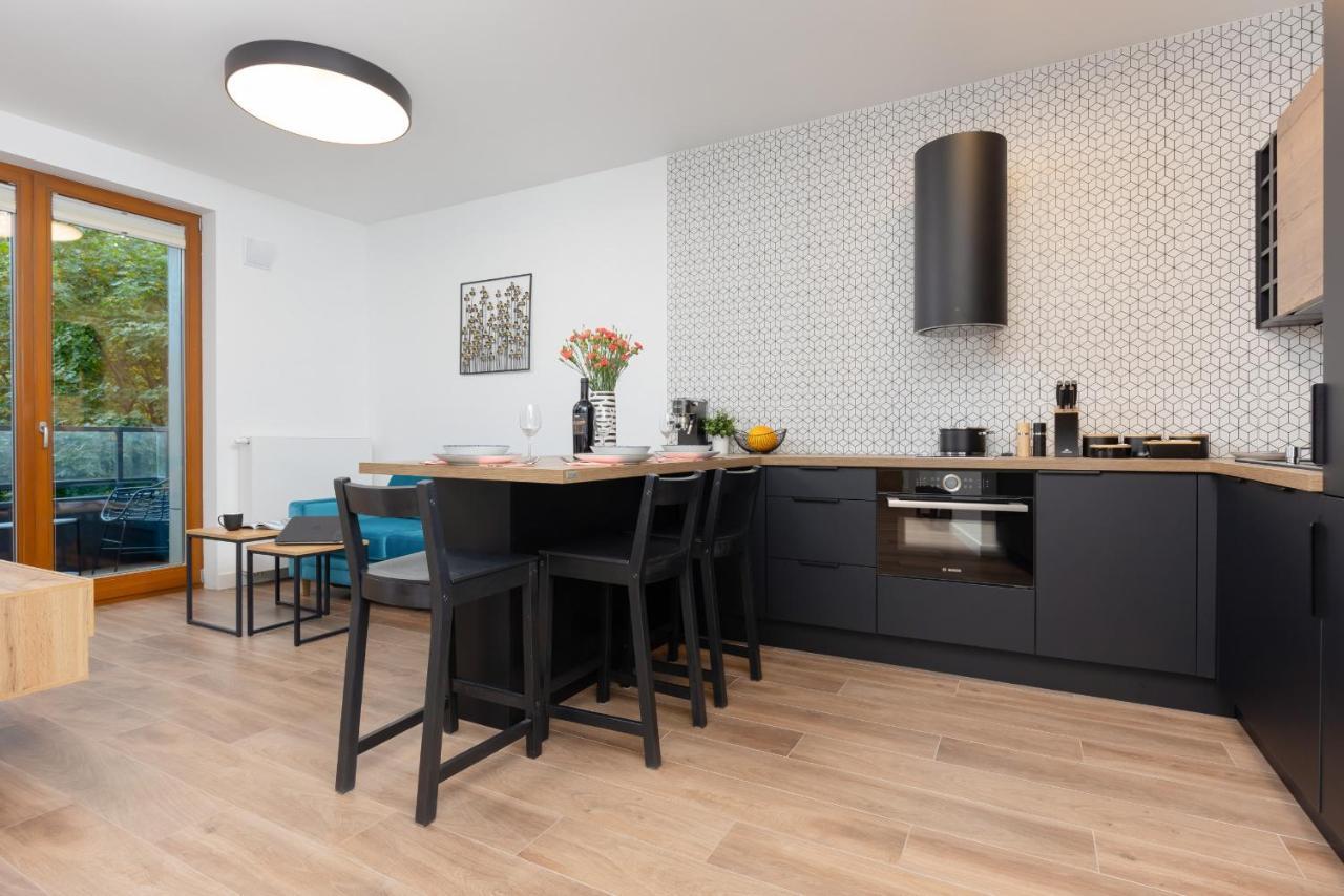 Srodmiescie Warsaw Muranow Apartments With Parking By Noclegi Renters Dış mekan fotoğraf